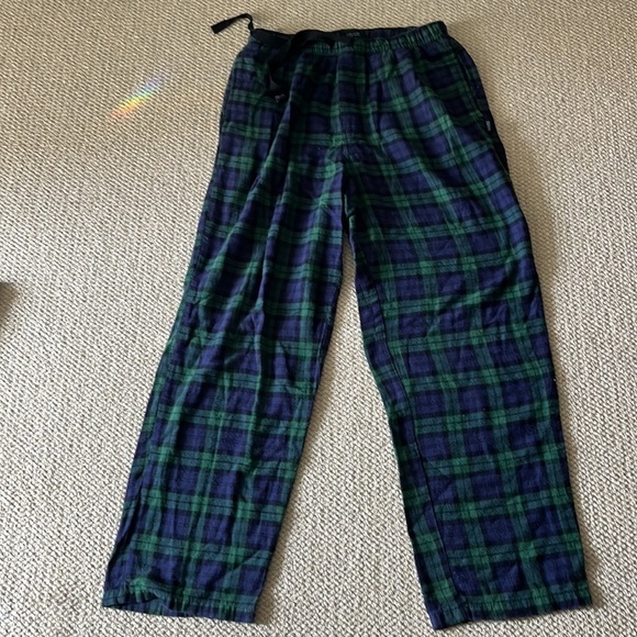 IZOD Sleepwear set​​​ - Picture 2 of 7